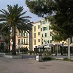 Riviera 3*