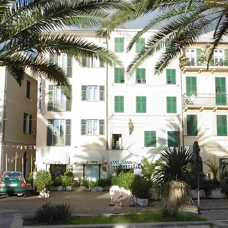 Riviera 3*