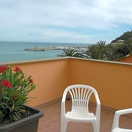 Riviera Ξενοδοχείο 3*