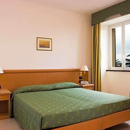 Riviera Ξενοδοχείο 3*